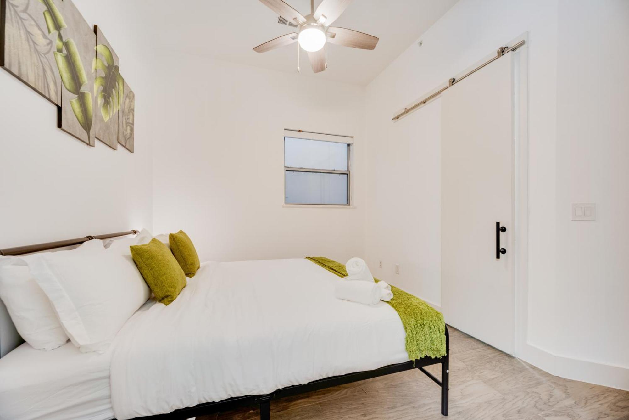 Snazzy Loft Style 2Br I Gym I Parking I Workspace Dallas Exterior photo