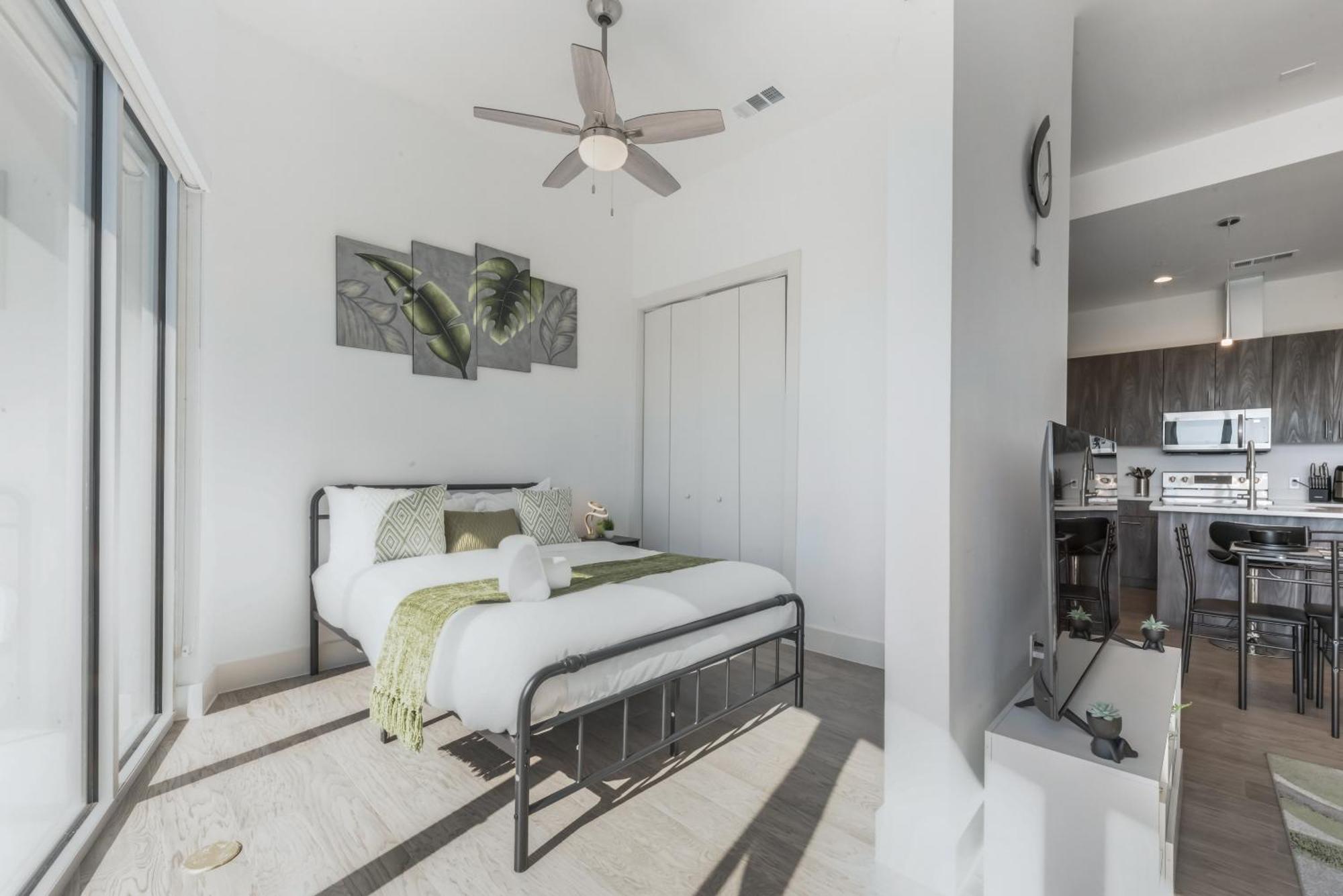 Snazzy Loft Style 2Br I Gym I Parking I Workspace Dallas Exterior photo